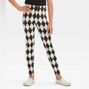 Cat & Jack Black and White Checkered Leggings
Girls Size XL (14)
2 PAIRS
NWT